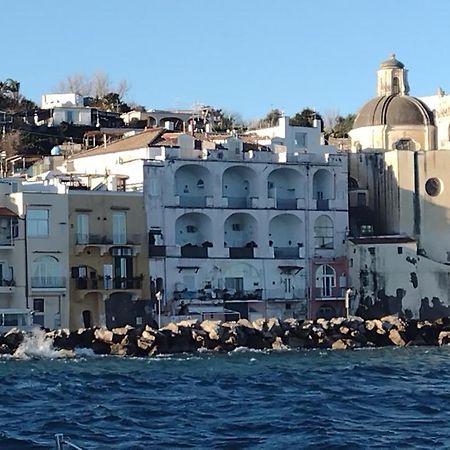 Appartamento Sul Mare Ad Ischia Ponte المظهر الخارجي الصورة