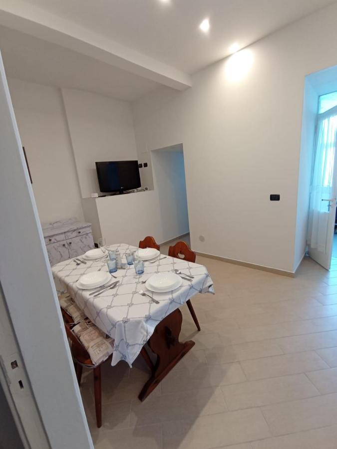 Appartamento Sul Mare Ad Ischia Ponte المظهر الخارجي الصورة